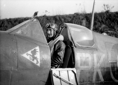 GABRESKI-Francis-S.-in-the-cockpit-of-Supermarine-Spitfire-Mk.IX-PK-E-BS410-No.-315-Squadron-RAF-1943.jpg