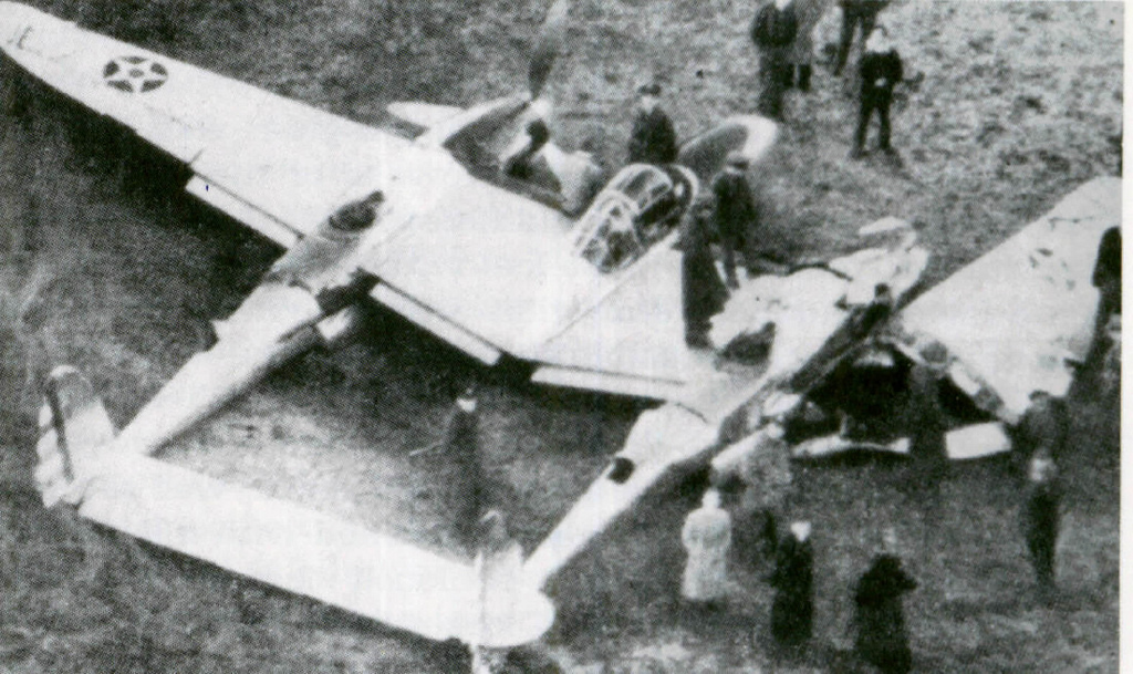 Overhead view of the wrecked prototype Lockheed XP-38 37-457 at Cold Stream Golf Course, Hempstead, New York, 11 February 1939. (U.S. Army)