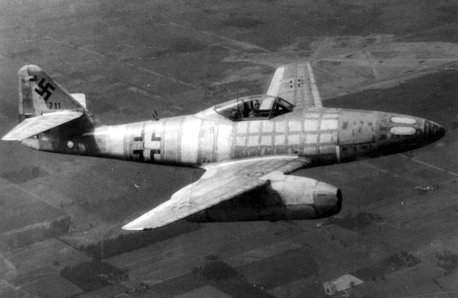 Messerschmitt Me 262 A-1 WNr. 111711 (U.S. Air Force photograph)