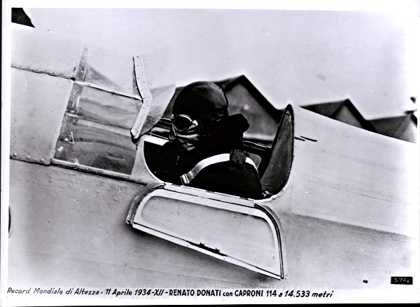 Renato Donati in the cockpit of the Caproni Ca.113 A.Q., 11 April 1934. (Caproni)