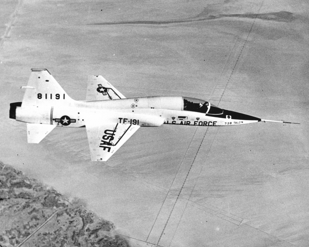 Northrop YT-38-5-NO 58-1191 in flight over Edwards AFB, 10 April 1959. (U.S. Air Force)