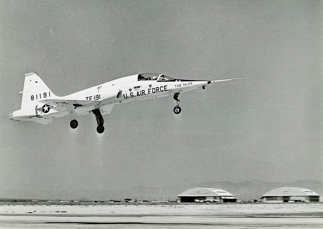 Prototype Northrop YT-38-5-NO Talon 58-1191 takes off for the first time at Edwards AFB, 10 April 1959. (U.S. Air Force)