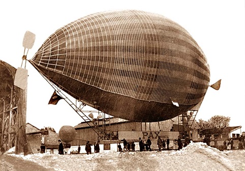 The airship Pax outside its shed in Paris.
