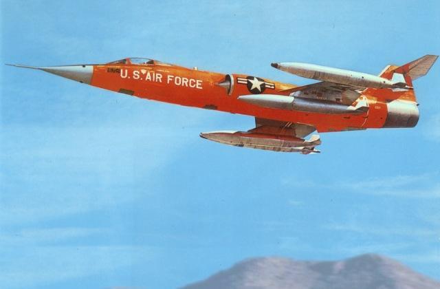 Lockheed QF-104A Starfighter 55-2957, after modification to a high-speed drone, in flight. There is no pilot aboard. (U.S. Air Force)