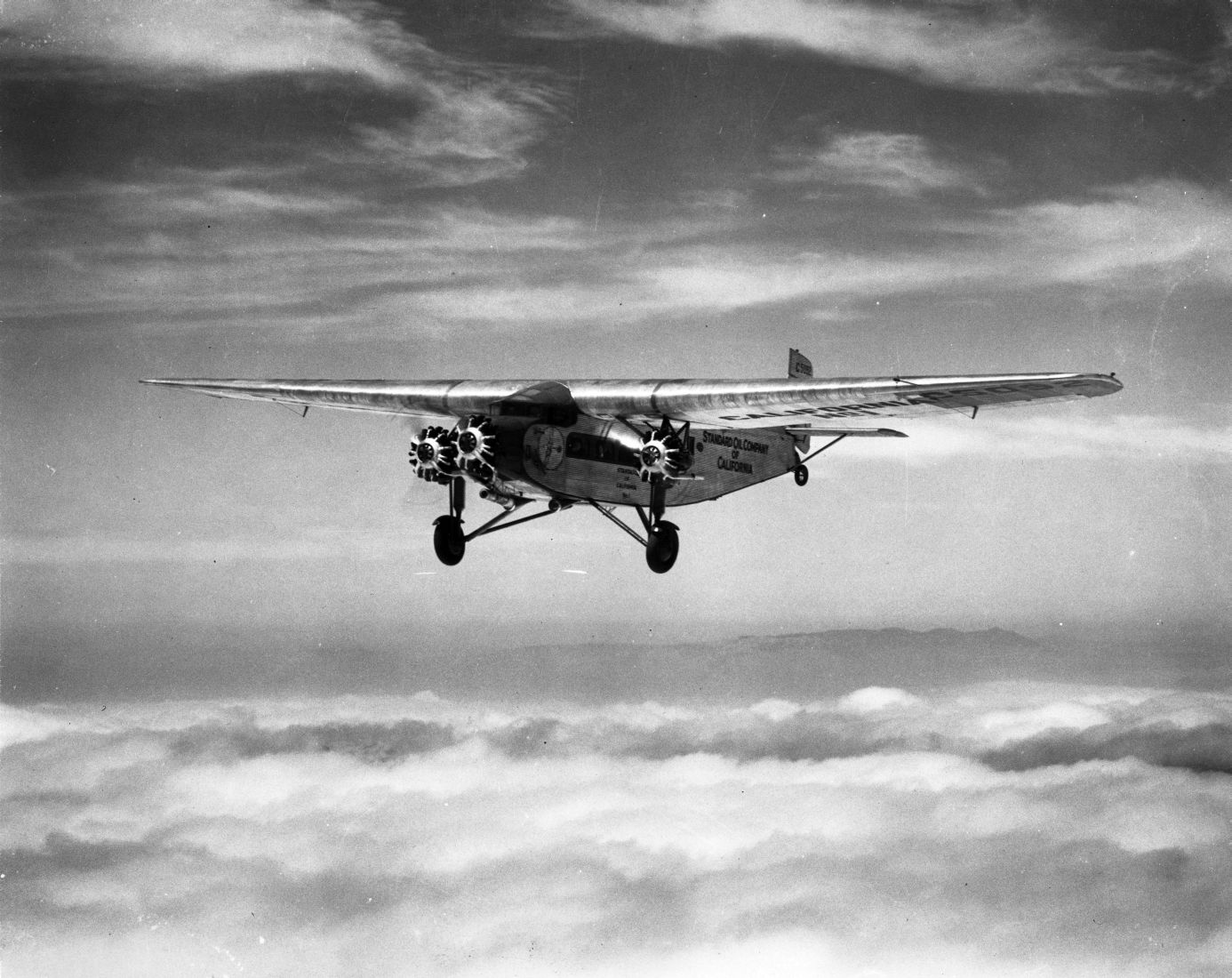 Ford 4-AT-B, serial number 4-AT-19, registration NC5092, owned by the Standard Oil Company of California. San Diego Air and Space Museum Archives).