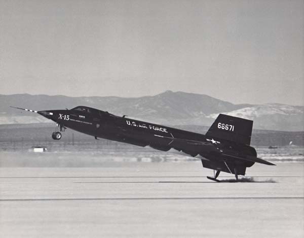 North-American-Aviation-X-15-56-6671-lan