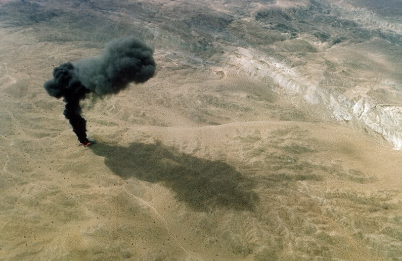 The wreckage of the North American Aviation XB-70A-2 Valkyrie 62-0207 burnds on the desert floor, north of Barstow, california, 8 June 1968. (U.S. Air Force)