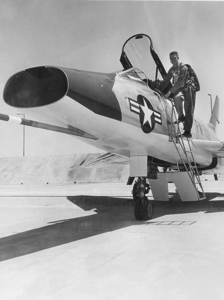 F-100D SUPER SABRE TYPE G-1 LOAD METER