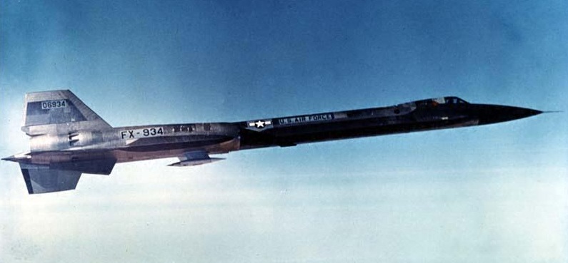 Lockheed YF-12A 60-6934 in flight. (U.S. Air Force)