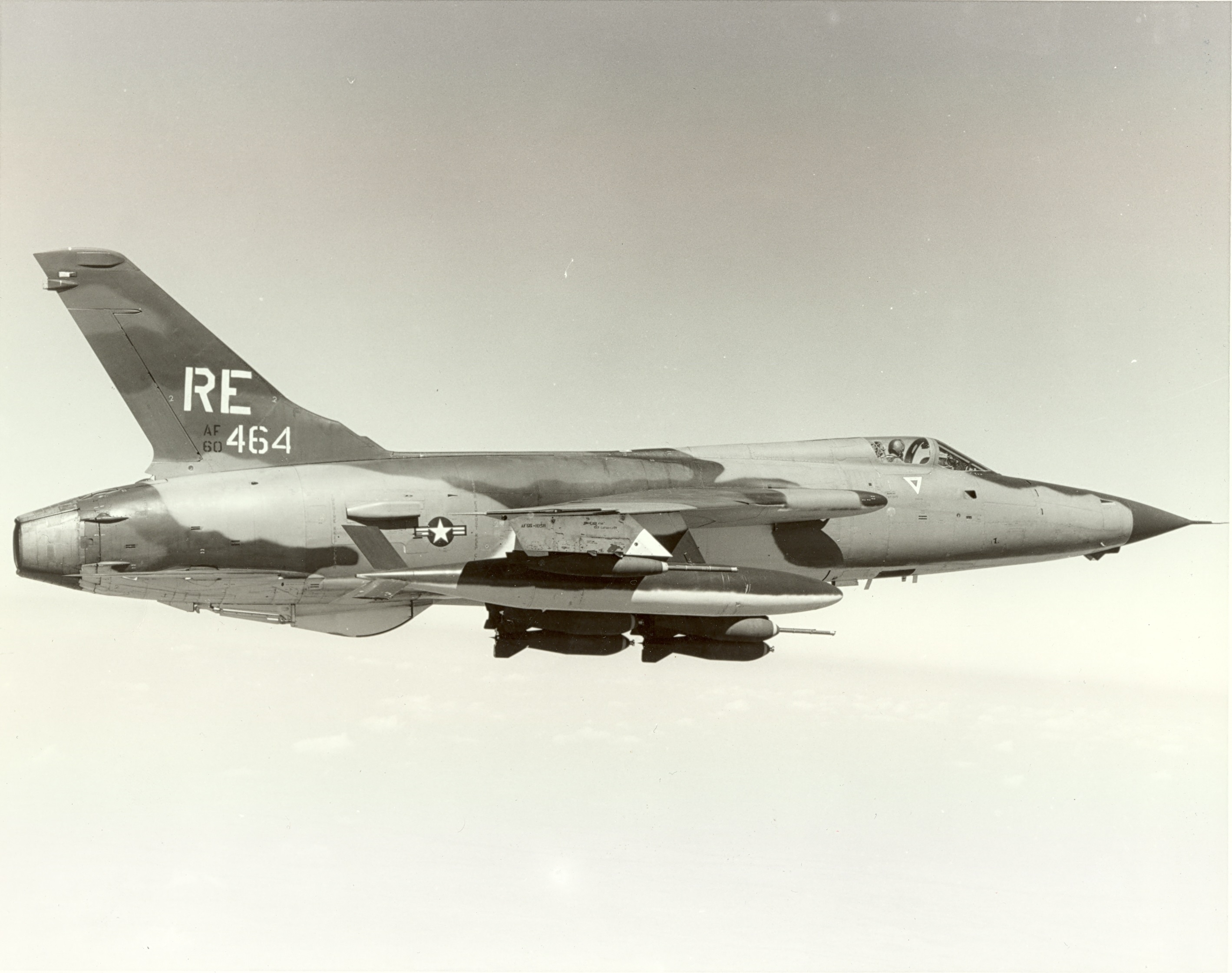 Republic F-105F-10-RE Thunderchief 60-0464, 355th Tactical Fighter Wing, Takhli RTAFB. (U.S. Air Force)