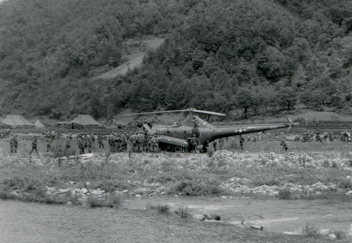 Sikorsky H-5, Korea. (U.S. Air Force)