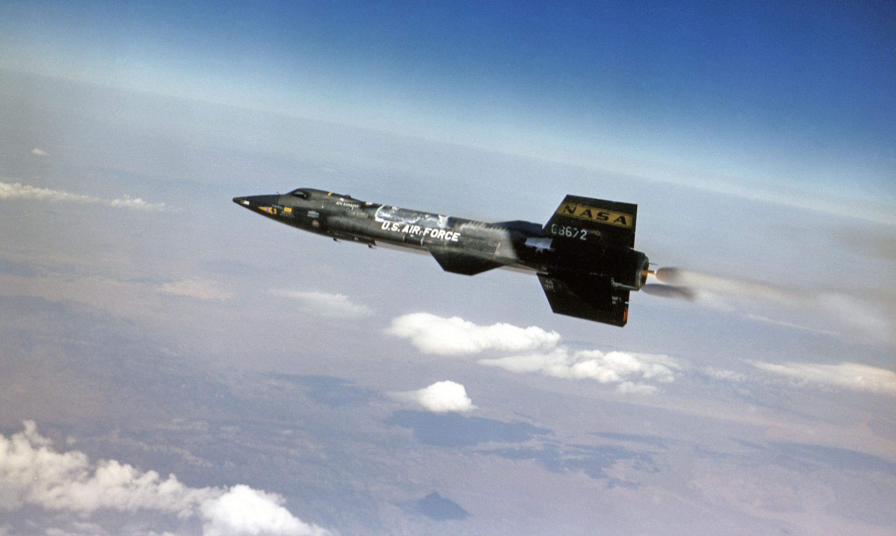 North American Aviation X-15 56-6672 immediately after being dropped by the Boeing NB-52 Stratofortress. (NASA)