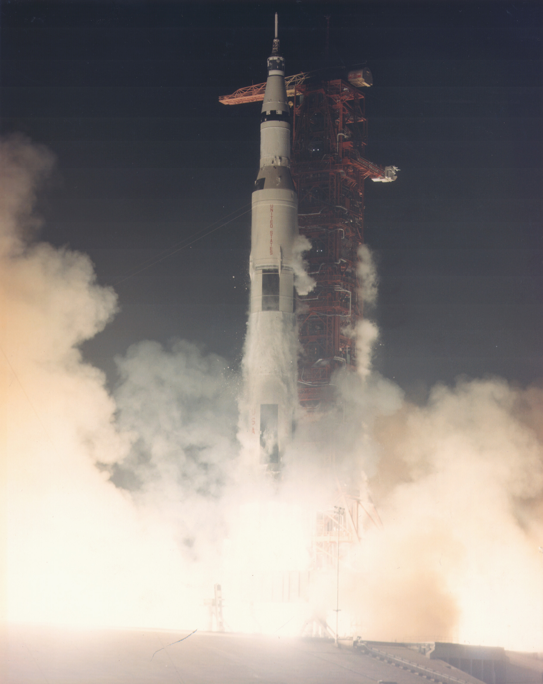 Apollo 17 (AS-512) lifts off from Launch Complex 39A at 05:33:00 UTC, 7 December 1972. (NASA)