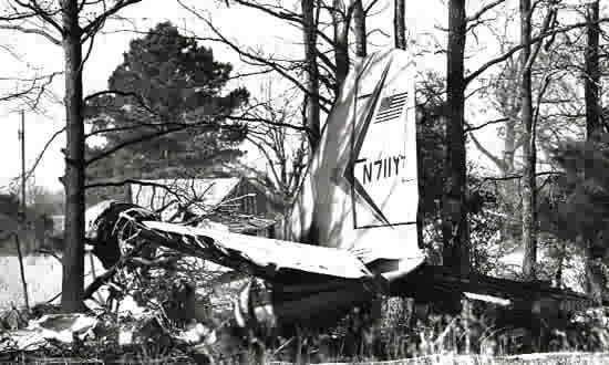Crash site of Douglas DC-3C N711Y, near DeKalb, Texas. (Unattributed)