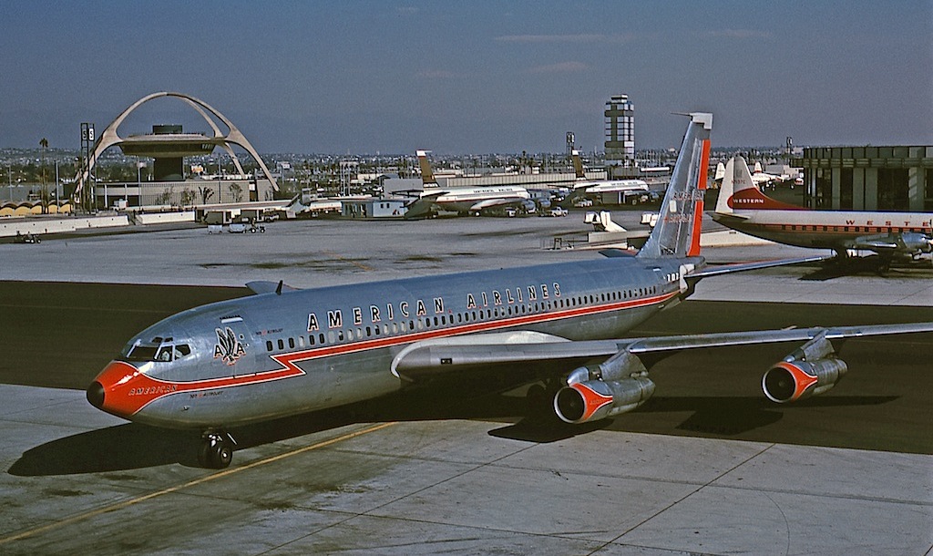 An American Airlines’ Boeing 707-123B, N7523A, in the original Astrojet livery, at LAX, 26 December 1962. (Photograph © Jon Proctor, used with permission)