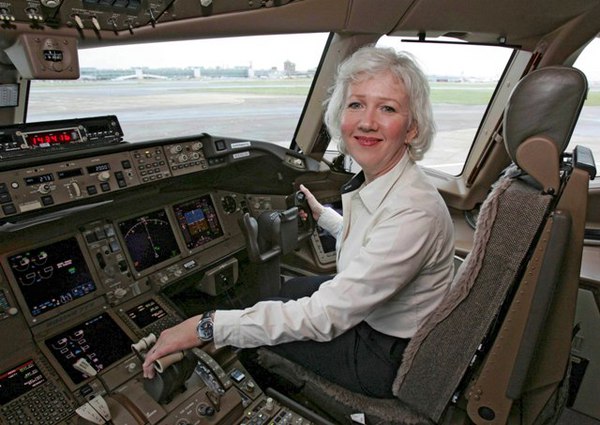 Captain Suzanna Darcy-Henneman, Lead Test Pilot for the Boeing 777 and Chief Pilot, Boeing Training and Flight Services. (Boeing)