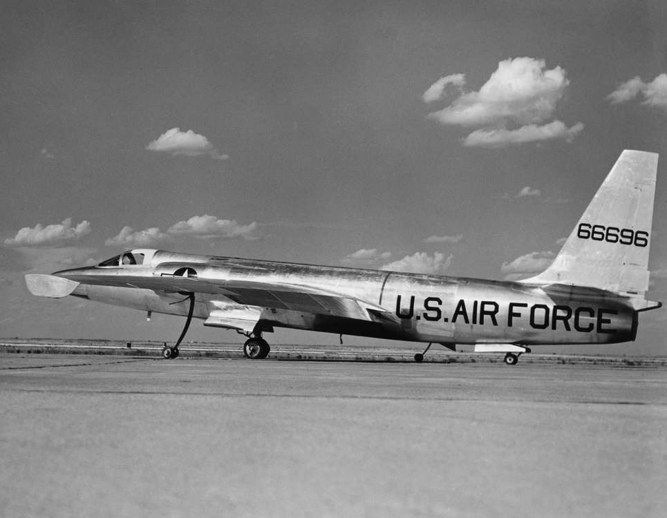 Lockheed U-2A 56-6696, sister ship of the reconnaissance aircraft flown by Francis Gary Powers, 1 May 1960. (U.S. Air Force)