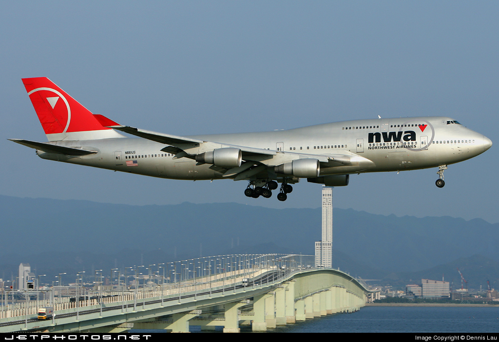 Northwest Airlines' Boeing 747-451 N661US on approach to Osaka Kansai International Airport, 11 June 2007. (Photograph courtesy of Dennis Lau)