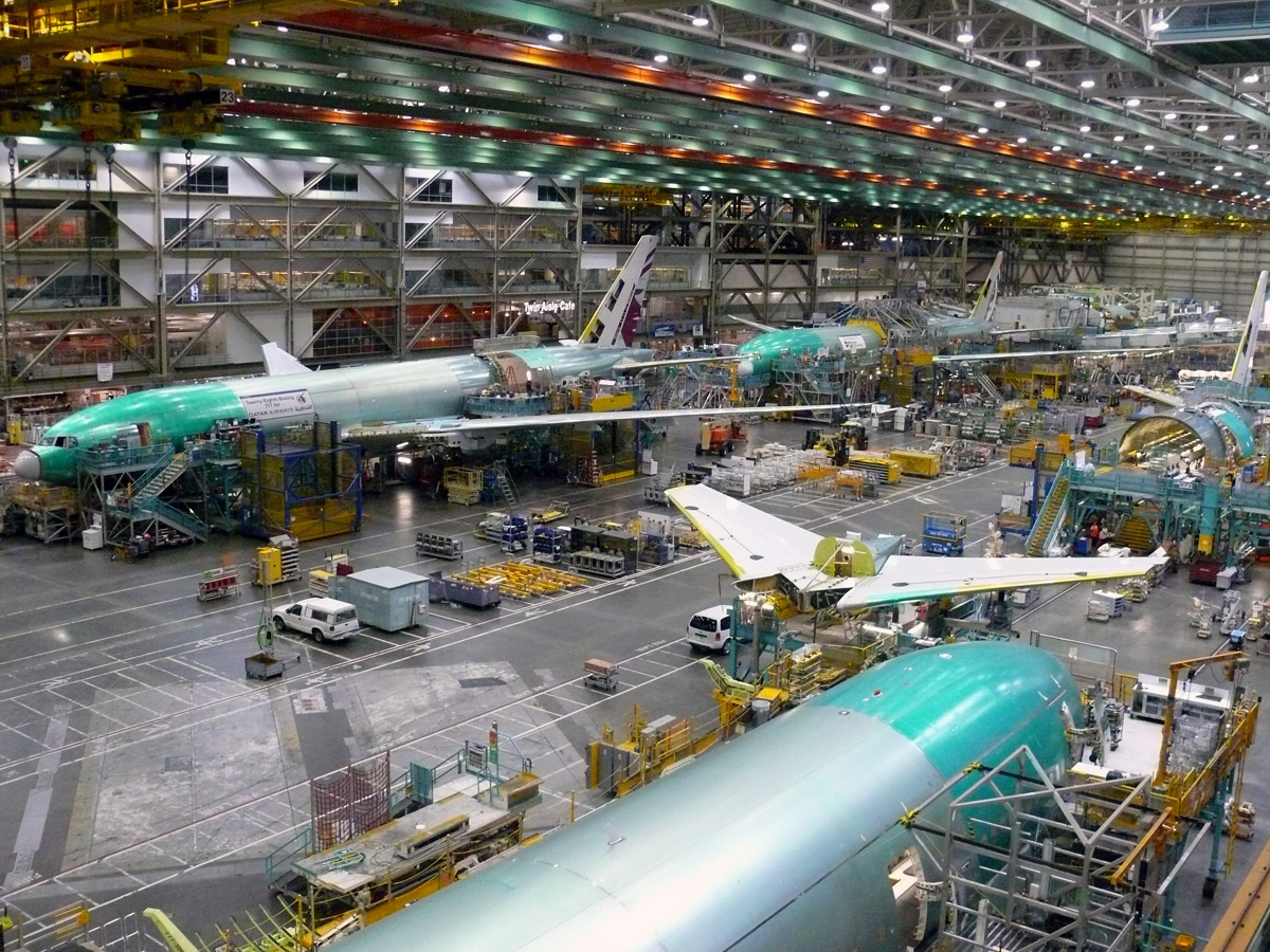 Boeing 777 final assembly line. (archive.com) 