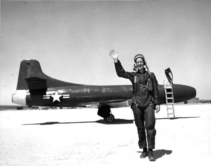 Commander Turner F. Caldwell, jr., United States Navy with the number one Douglas D-558-I Skystreak, Bu. No. 37970, at Muroc dry Lake, 1947. (U.S. Naval Institute)