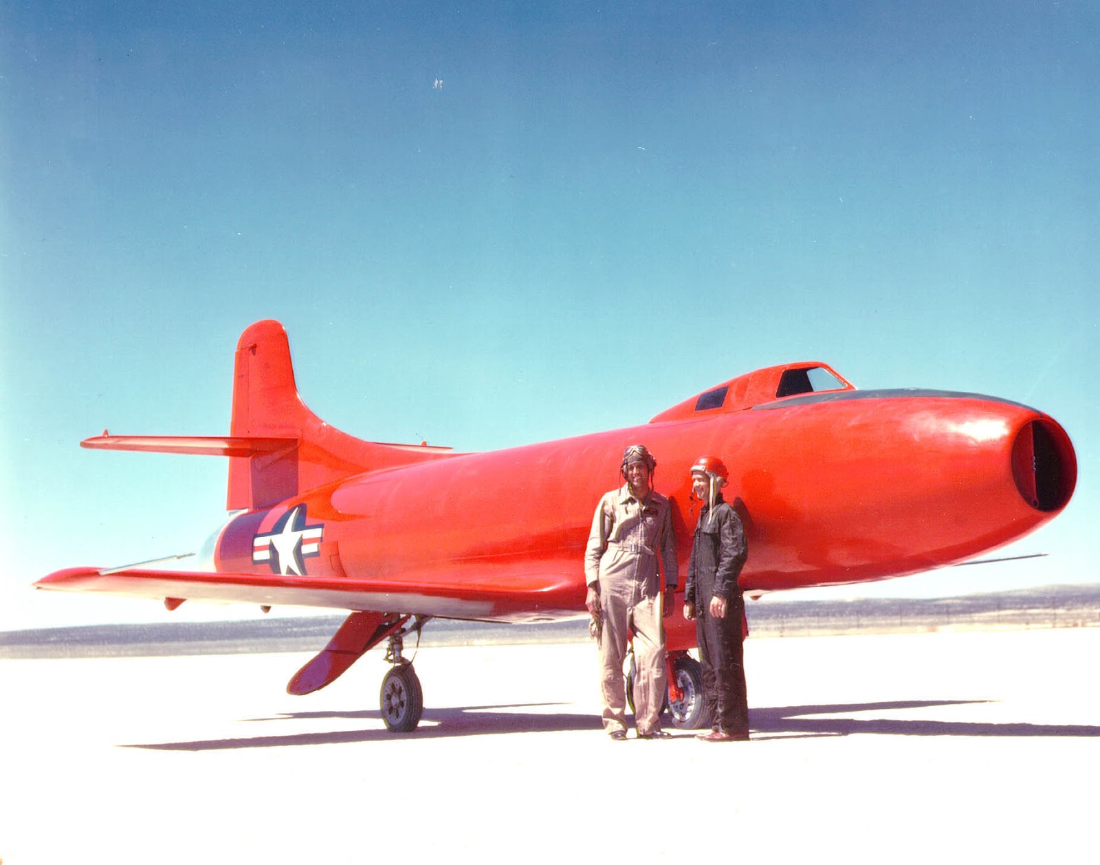 Major Marion E. Carl, USMC, and Commander Turner F. Caldwell, Jr., USN, stand with the record-setting Douglas D-558-I Skystreak, Bu. No. 37970, on Muroc Dry Lake. (U.S. Navy)