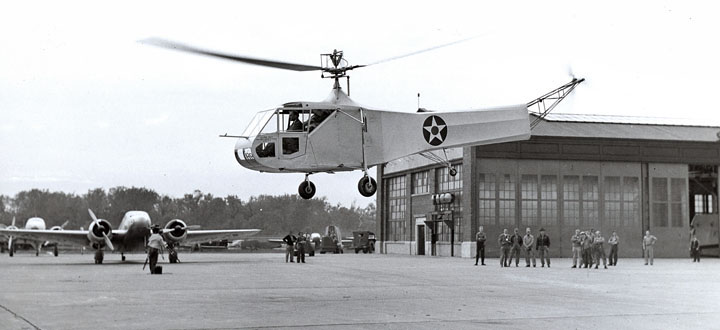 Sikorsky XR-4 41-18874 at Wright Field, Ohio, 17 May 1942. (Sikorsky Historical Archives)