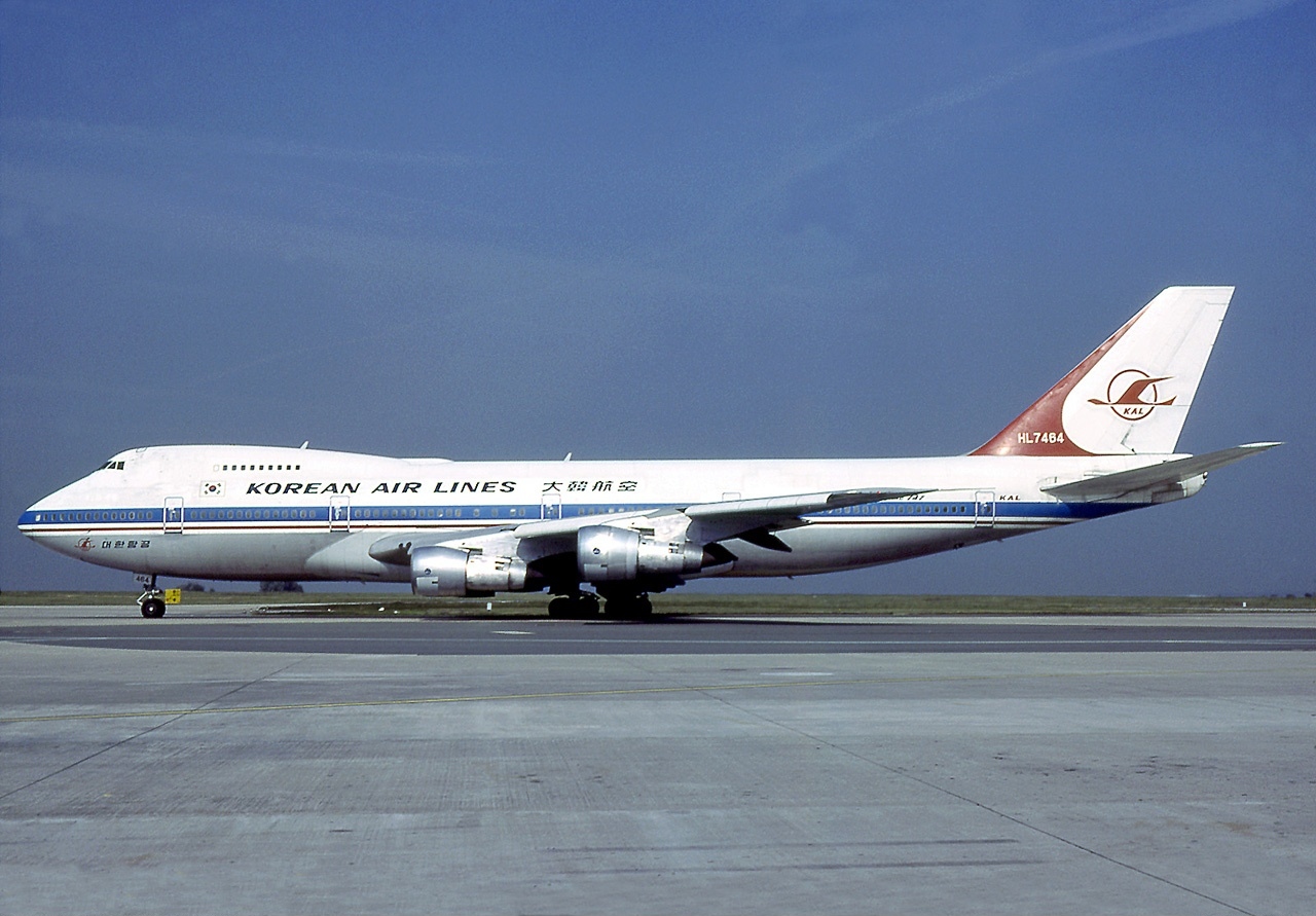 A Korean Alr Lines Boeing 747-200, HL2464, similar to the aircraft flown as KAL 007. (Wikipedia)