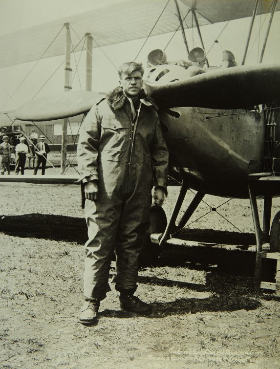 Roland Rolffs after setting an FAI altitude record of 9214 meters at Garden City, 20 July 1919. (San Diego Air and Space Museum Archives)