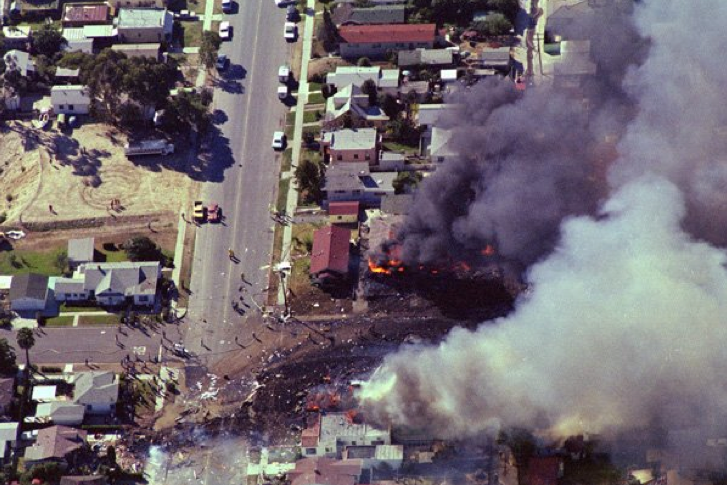 Scene of the crash of Flight 182, 25 September 1978. (San Diego Union-Tribune)