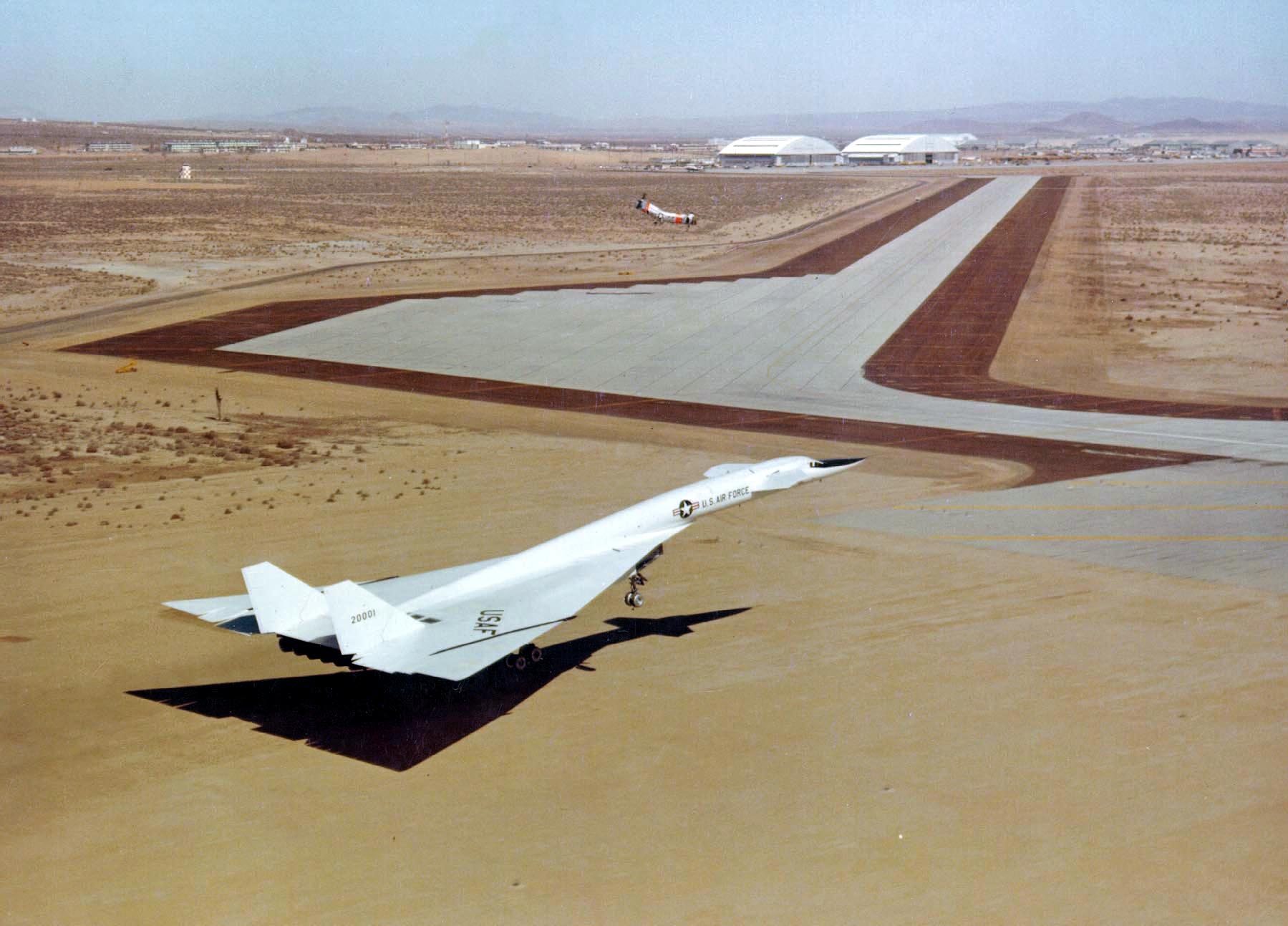 North American Aviation XB-70A Valkyrie 62-0001 lands at Edwards Air Force Base at the end of its first flight, 21 September 1964. (U.S. Air Force)