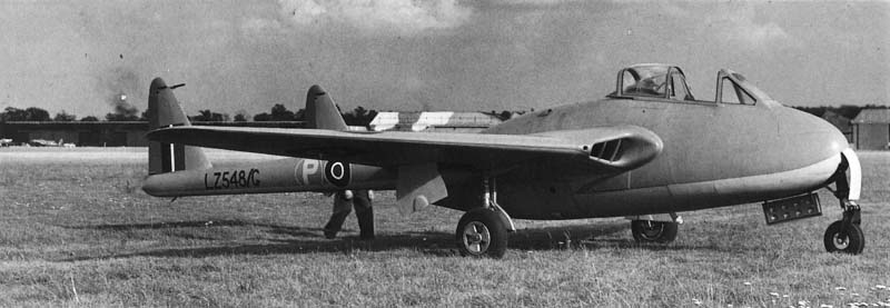 Right front view of the first prototype de Havilland DH.100, LZ548/G.