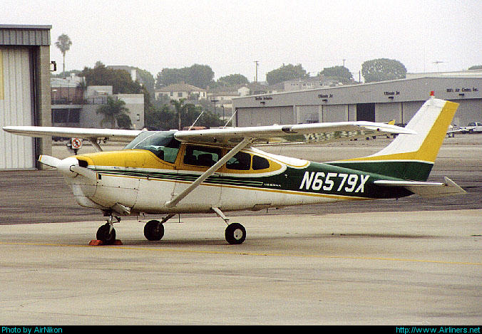 Scott Crossfield's 1962 Cessna 210A Centurion, photographed at Santa Monica Airport, California, 26 September 1999. (AirNikon Collection, Pima Air & Space Museum, Tucson, Arizona via airliners.net) 