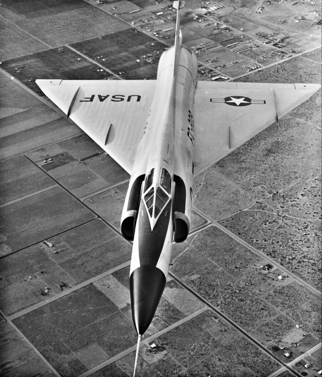 Compare this overhead view of a Convair F-102A-90-CO Delta Dagger, 57-0809, to that of the prototype YF-102 at top. The "wasp waist" area rule fuselage is very noticeable. U.S. Air Force) 