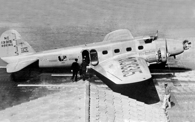 Western Air Express Boeing 247D NC13315. The nose baggage compartment door is open. (Ed Coates Collection)