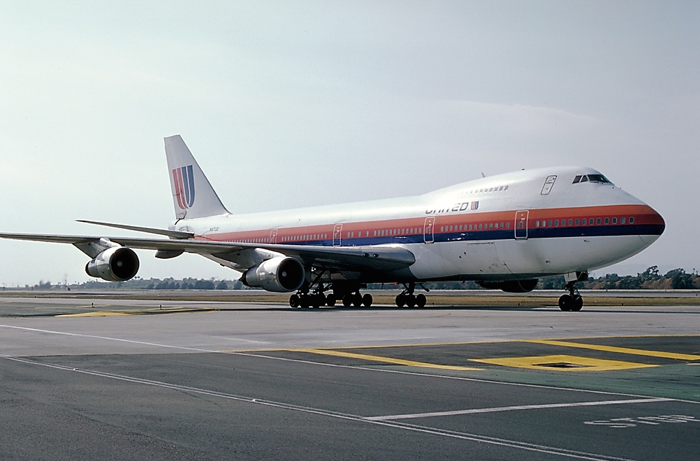 United Air Lines' Boeing 747 N4713U, photographed at Los Angeles International Airport, 14 April 1982. (Ted Quackenbush via Wikipedia)