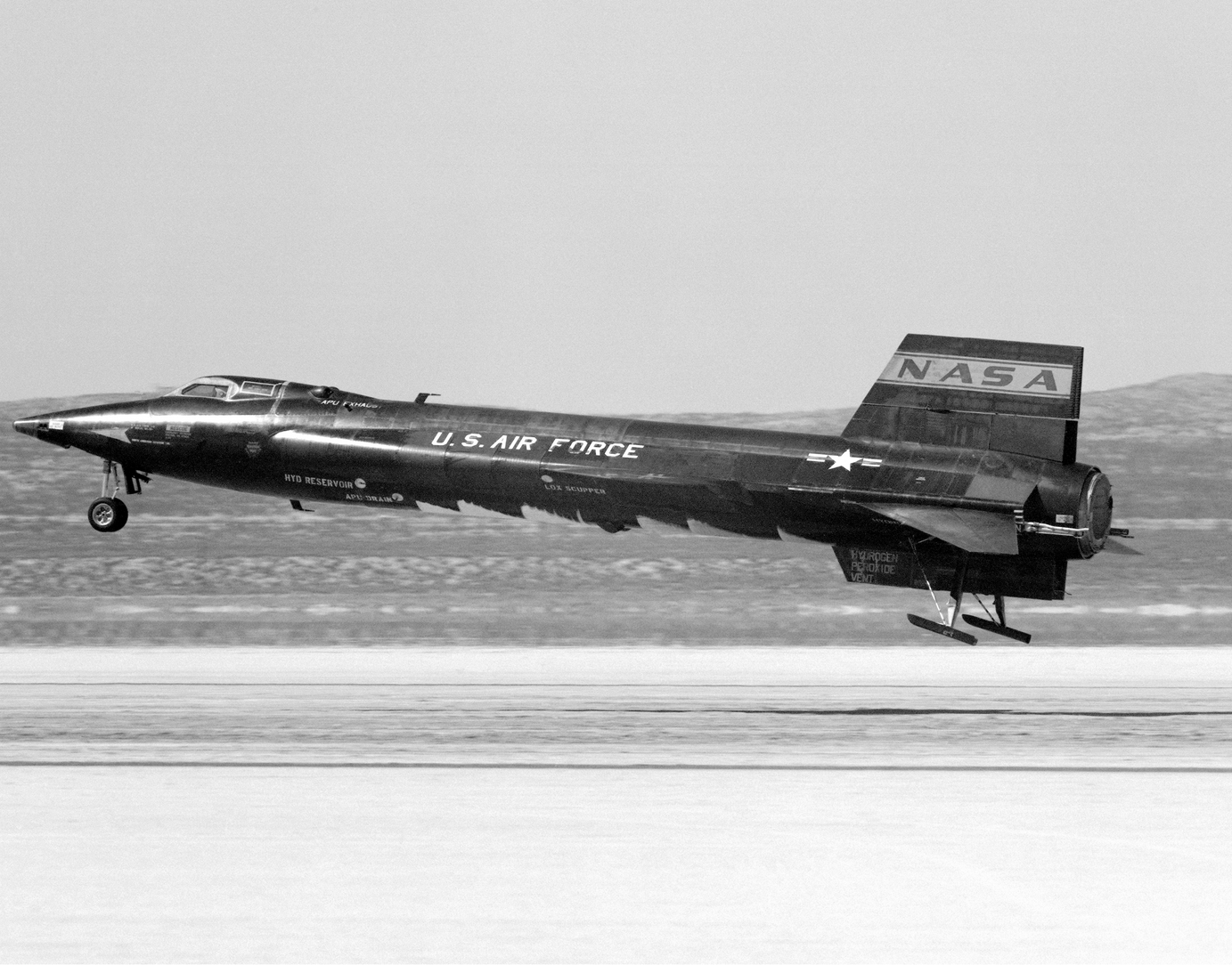  North American Aviation X-15A 56-6672 touches down on Rogers Dry Lake. (NASA)