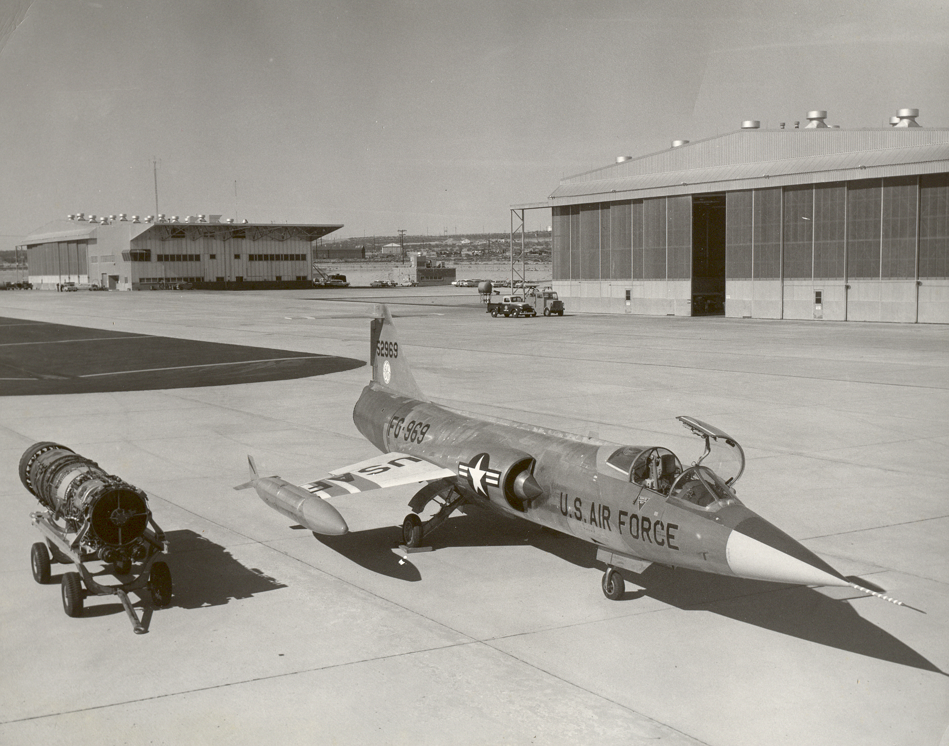 Lockheed F-104A-1-L) Starfighter 55-2969 with a General Electric J79 turbojet engine, circa 1960. General Electric)