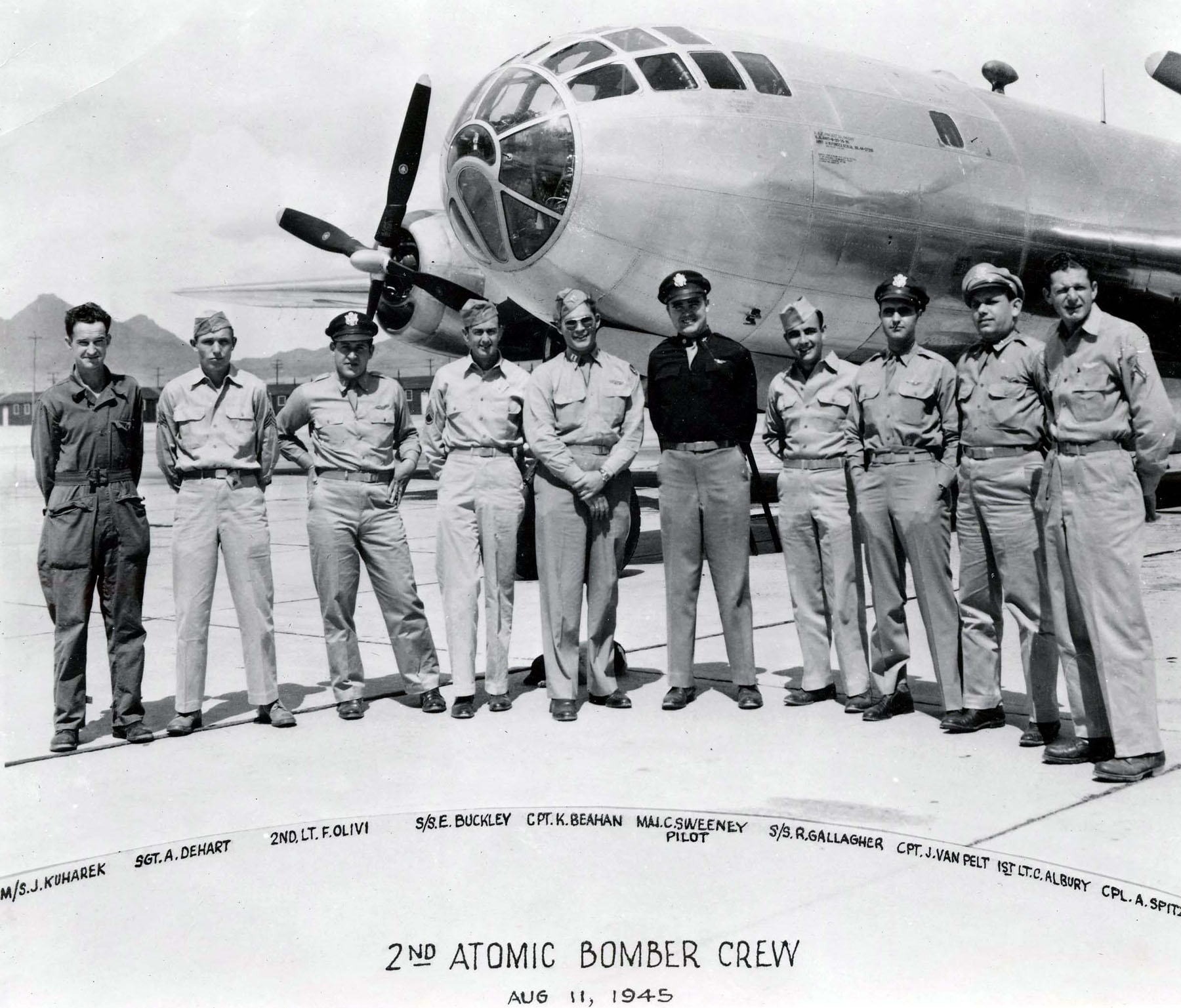 Boeing B-29 crew photo taken Aug. 11, 1945, two days after the Nagasaki mission. Note there is no nose art on the aircraft. (U.S. Air Force photo)