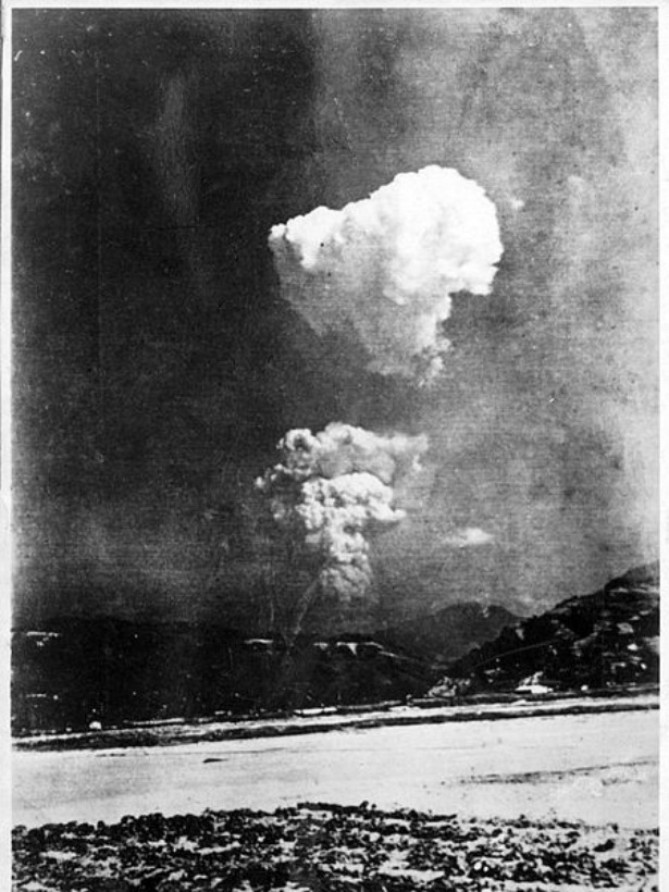 Pyrocumulus cloud seen from ground level.