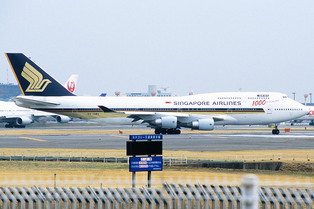 The 1,000th Boeing 747, Singapore Airline's 747-412 9V-SMU, 20 November 2011. (Wikipedia)