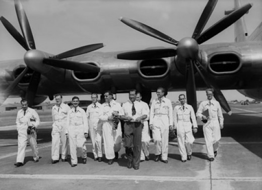 The flight test crew of the Bristol Brabazon. Bill Pegg is at center. (Unattributed)