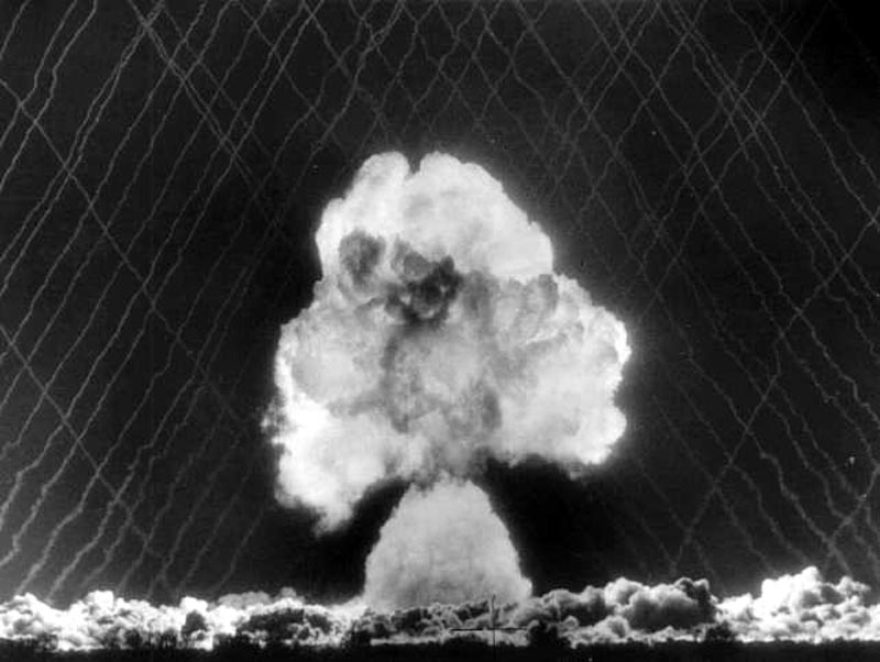 Operation Buffalo, Test Kite detonation, Maralinga Test Range, South Australia, 0557 GMT, 11 October 1956. Explosive yield was 3 kilotons. (Nuclear Weapons Archive)
