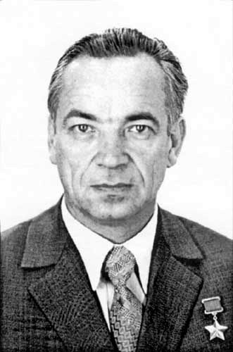 Pyotr Maksimovich Ostapenko 