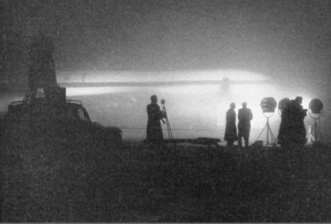 De Havilland DH.106 Comet 3 G-ANLO was delayed by heavy fog at Hatfield, 2 December 1955. (De Havilland)