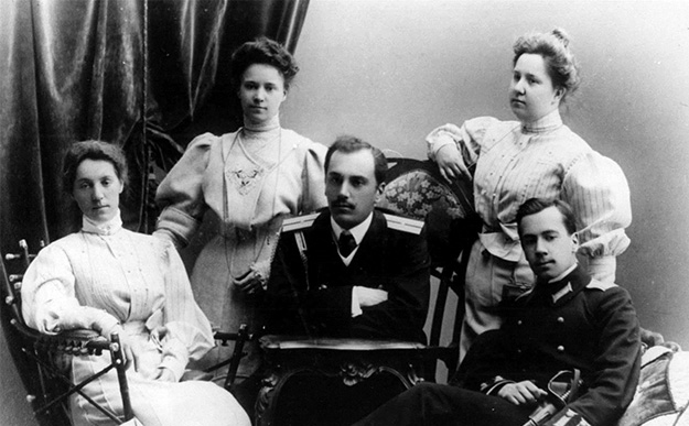 15 year-old Midshipman Igor Ivanovich Sikorksky, at lower right, with his sisters Olga, Lydia and Elena, and brother Sergei, 1904. (Sikorsky, a Lockheed Martin Company)
