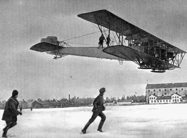 Sikorsky S-21 in flight