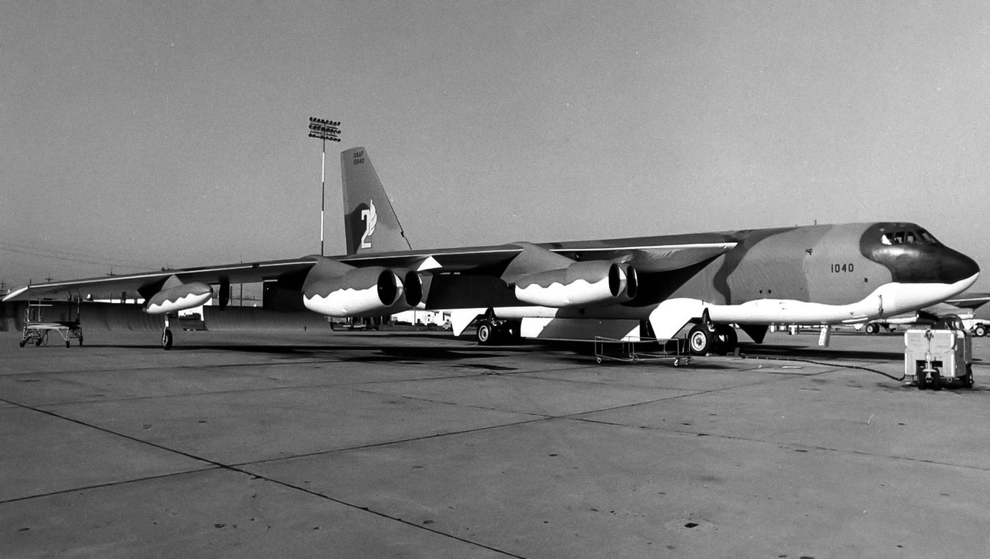 Boeing B-52H-175-BW Stratofortress 61-0040 in camouflage. (U.S. Air Force)