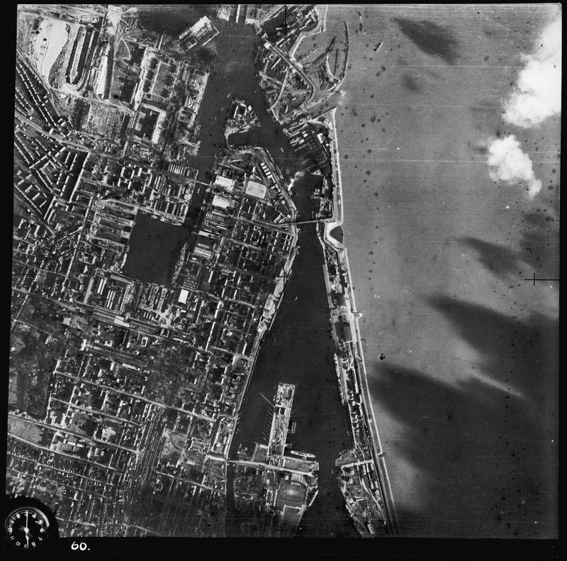 "Vertical aerial reconnaissance of Wilhelmshaven." © IWM (HU 91201)