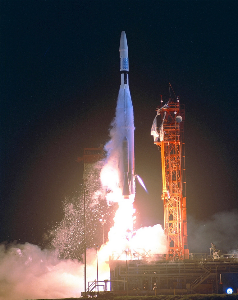 Mariner 2, carried alloft by Atlas LV3 179D, accelerates past the gantry, 06:53 UTC, 26 August 1962 (NASA)