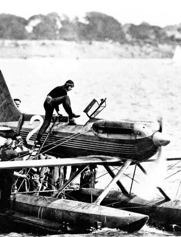 Flying Officer Wagforth boards his Supermarine S.6, N247, race number 2